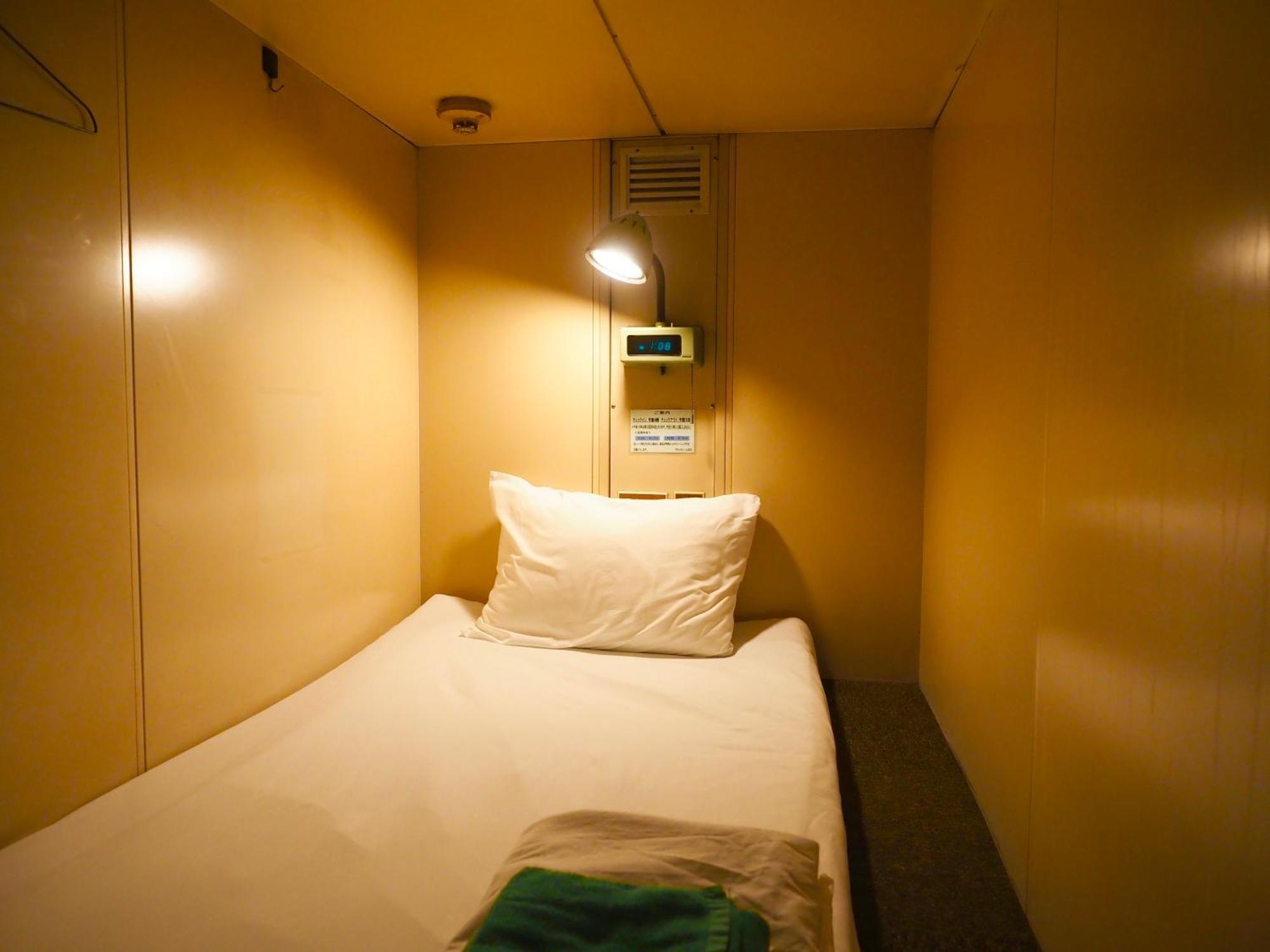 Capsule Hotel Block Room Tokyo Bagian luar foto