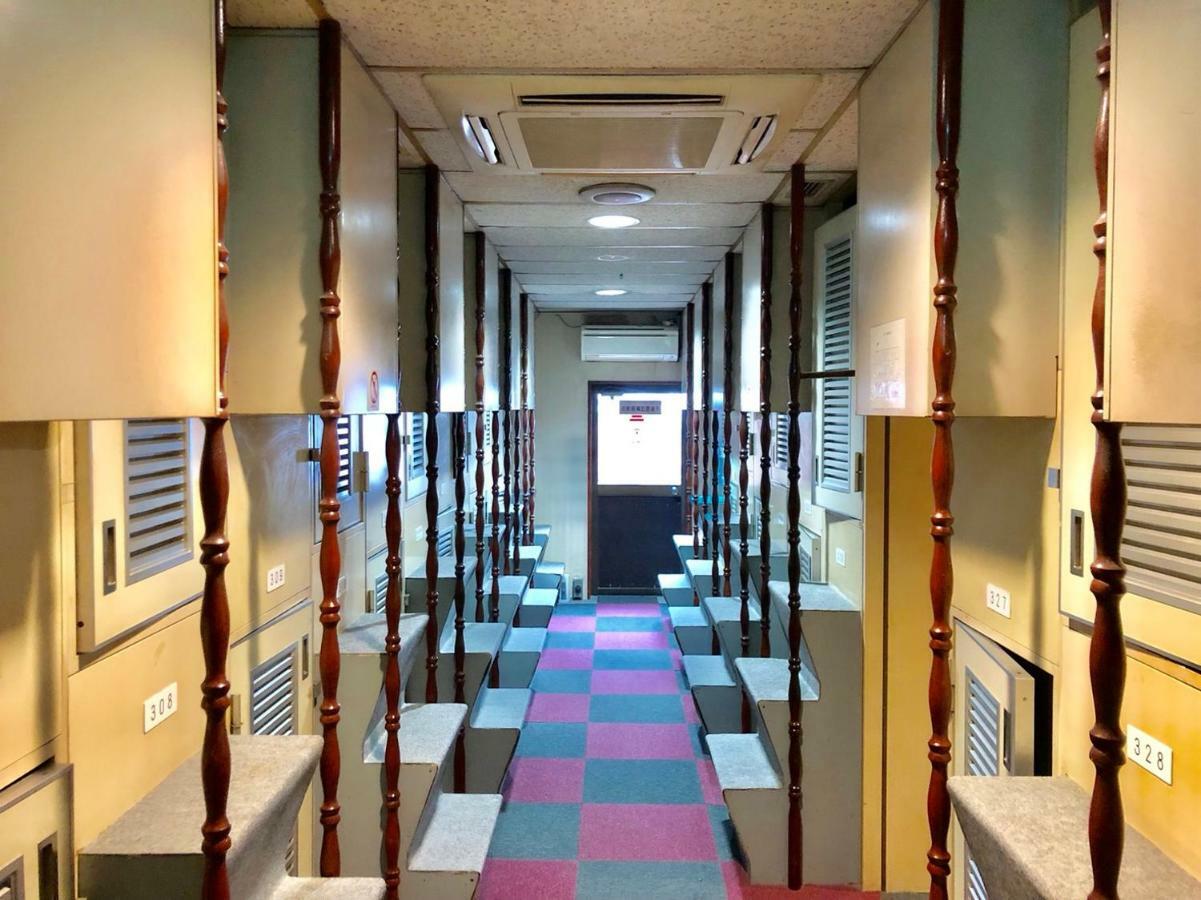 Capsule Hotel Block Room Tokyo Bagian luar foto