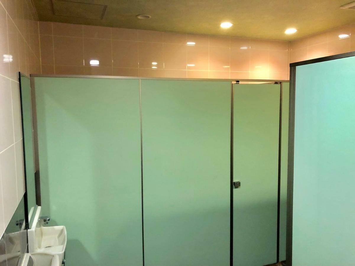 Capsule Hotel Block Room Tokyo Bagian luar foto